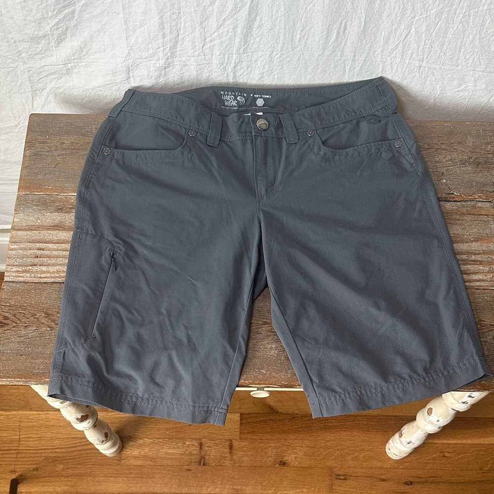 Mountain Hardwear Women's Charcoal Gray Bermuda Shorts